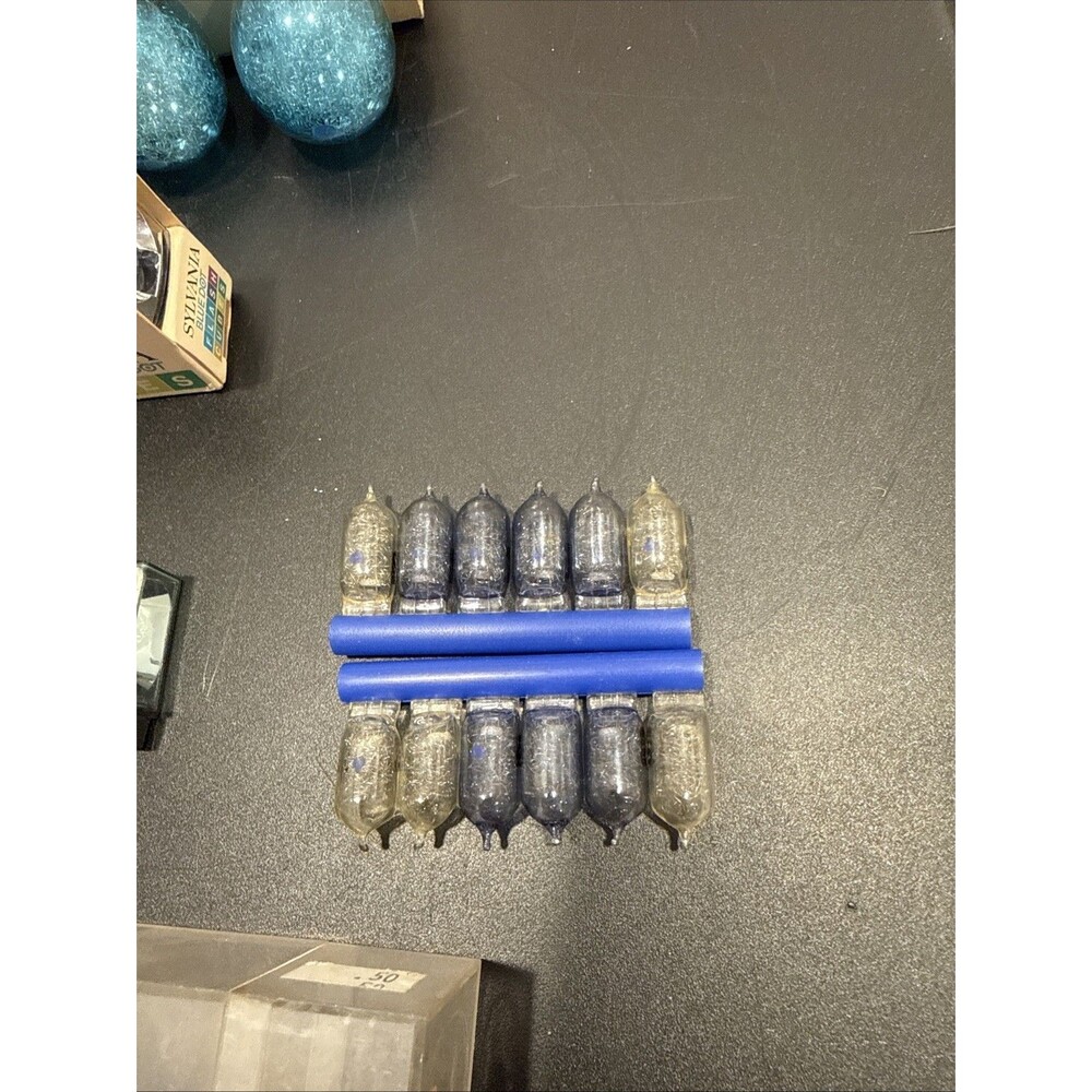 Vintage Sylvania Flashbulbs Flashcubes Blue Dot Bulbs Assorted Mixed Cubes Bar - Picture 6 of 6